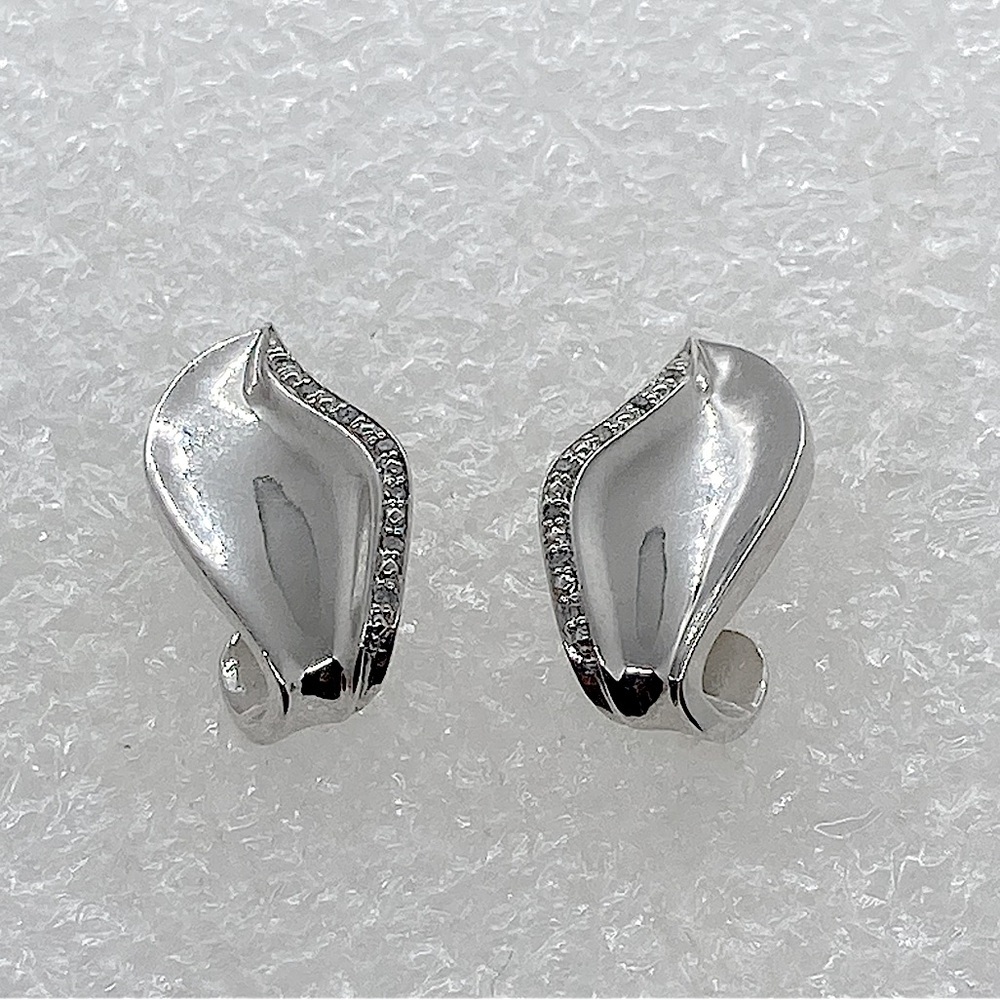 925 Sterling & Diamond Leaf Shaped Stud Earrings | 20mm x 11mm | 0.07 CT TDW